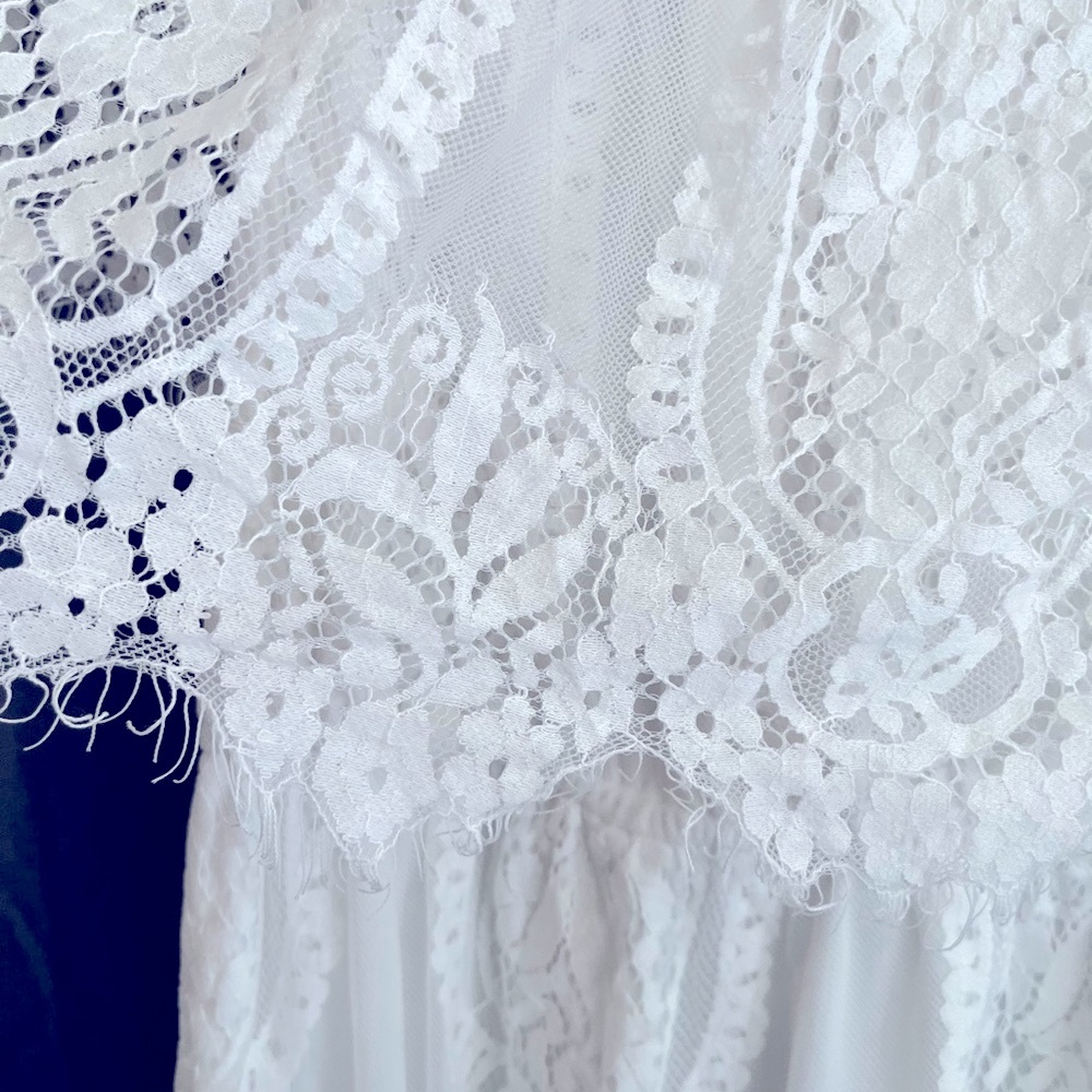 Gorgeous White Lace Off-Shoulder Maxi Dress - Picture 4 of 5